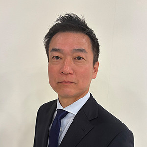 西日本新聞社東京報道部部長・前ソウル特派員　山口卓