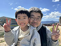 小学生に親のスマホは危険？